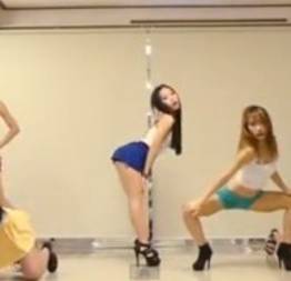 Coreanas dançando Gangnam Style
