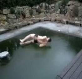 O que acontece quando se mergulha em uma piscina congelada