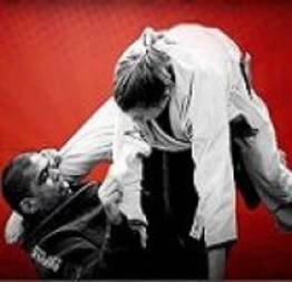 Briga de rua: Jiu-Jitsu x Valentão