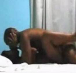 Vídeo amador com negro bem dotado fudendo vizinha safada