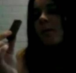 Michele passando chocolate na buceta e comendo