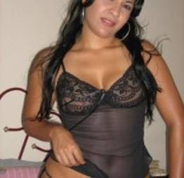 Morena muito gostosa de lingerie