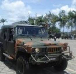 Carros no exército brasileiros nas ruas
