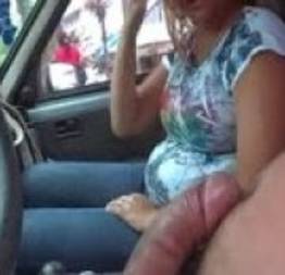 Minha cunhada pagando boquete dentro do carro