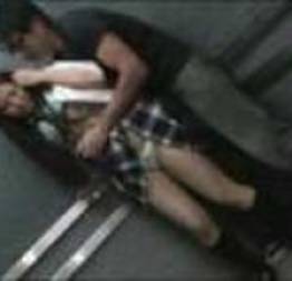 Novinha de 18 anos sendo estuprada por tarado no elevador
