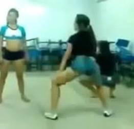 Caiu na net alunas dançando funk na escola