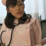 Enfermeira japonesa dando sua buceta