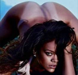  Rihanna peladinha em revista francesa