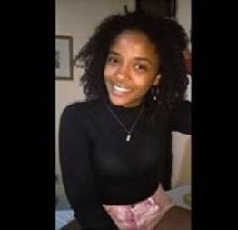 Negra deliciosa de 21 anos divulgou os seu vídeo