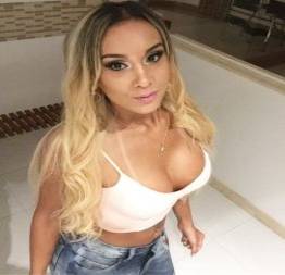 Anita loira linda pelada se exbindo e fodendo com o ex