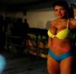 Dançarinas super gostosas dançando funk no palco do baile - tv putinha - videos 