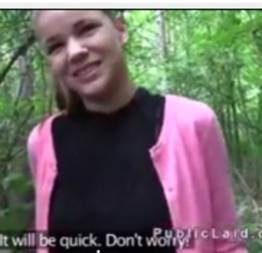 Linda loirinha trepa com estranho no bosque e e filmada