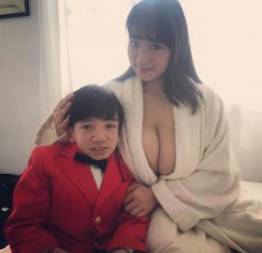 Kohey nishi ator porno japonês de 1 metro de altura causa polêmica - nude na