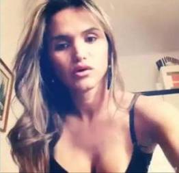 Fabricia novinha linda caiu na net toda excitada mandando video pro ficante