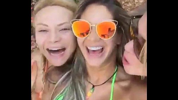 Empresaria gostosinha grava video se exibindo com amigas gostosas