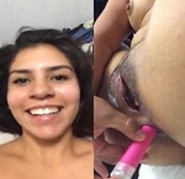 Novinha amadora deliciosa masturbando o cuzinho com o vibrador da mãe