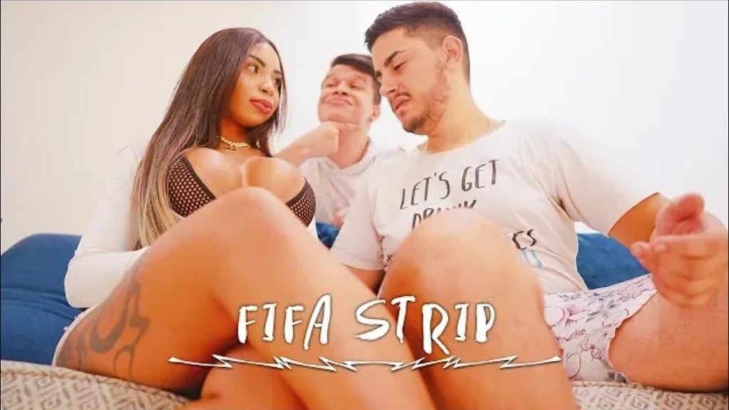 Bibi Griffo pelada em Fifa Strip com Aruan Felix 2019 em São Paulo