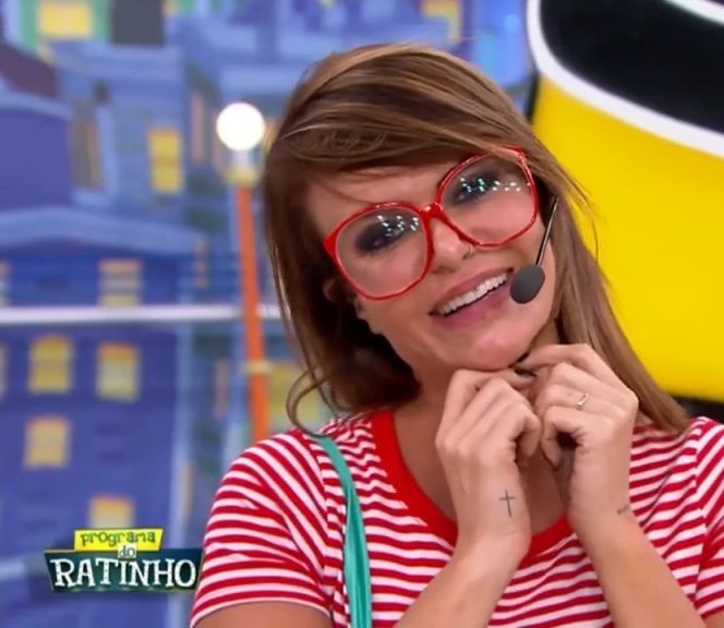 Valentina apresentadora do ratinho pelada