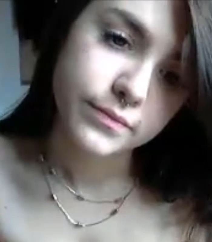 Novinha deliciosa mostrando na camera - Lolita - zap novinhas