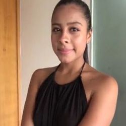 Novinha dando o cuzinho em vídeo amador