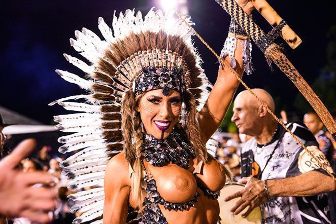Carnaval 2020: Tati Minerato brilha com look mínimo em ensaio da Águia de Ouro. VEJA FOTOS DA MUSA - Famosas nuas oficial