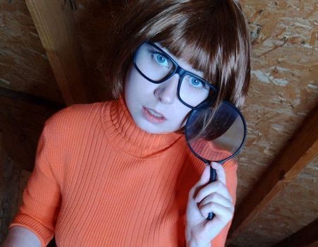 Velma peladinha e bem safadinha