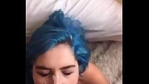 Linda de cabelo azul muito safada na foda