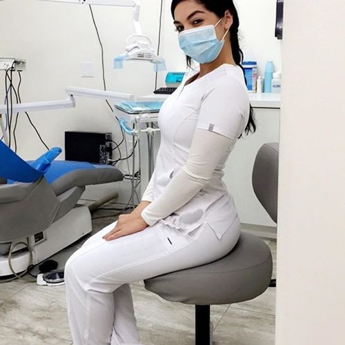 Dentista vazou na net dando a buceta pra paciente
