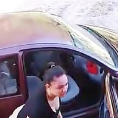 Evangélica flagrada dando dentro de um carro ás 9 da manhã