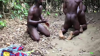 Africanos acasalando na tribo sexo selvagem