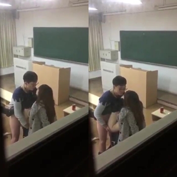 Professor fodendo com aluna na sala de aula