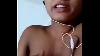 Cute indian girl showing her boobs an pussy on vc | sexo em publico |sexo na rua