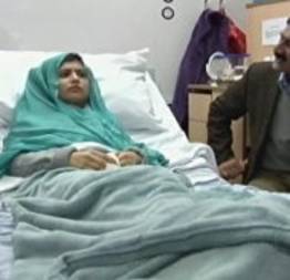 Jovem paquistanesa baleada na cabeça se recupera bem, diz pai
