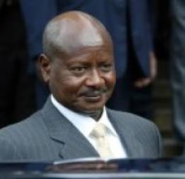 Presidente de Uganda faz oração entregando seu país nas mãos de Deus