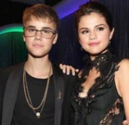 Separados Selena Gomez e Justin Bieber brigam no Restaurante