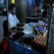 Ele usa muita habilidade no preparo da comida