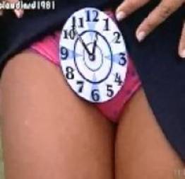 Relógio na calcinha - Pegadinha com Vivi Fernandes | Programa Silvio Santos
