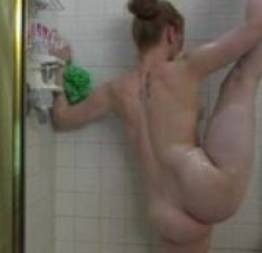 Exibindo na webcam enquanto toma banho