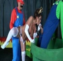 Mario e Luigi comendo a princesa