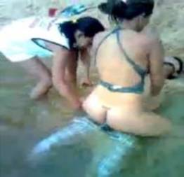 Sexo na lagoa com plateia