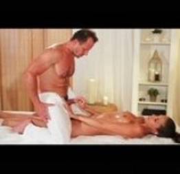 Silvia pediu massagem ganhou sexo
