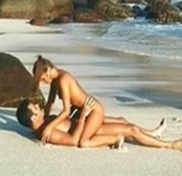 Sexo amador com casal fodendo na praia
