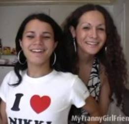 Duas travestis brasileiras se fodendo gostoso