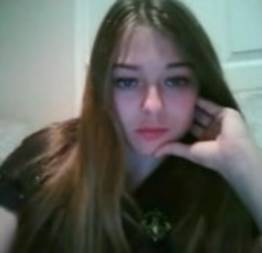 Adolescente linda do facebook tirou a roupa pro amigo e caiu na net