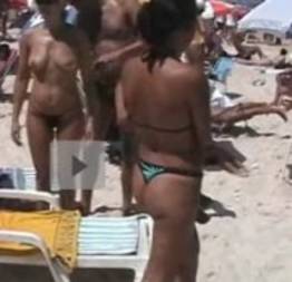 Putas safadas peladas na praia de Copacabana no Rio de Janeiro