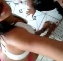 Novinhas do Guarujá caiu na net na maior putaria