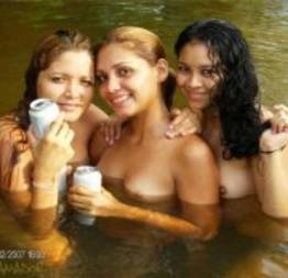 Novinhas amadoras se pegando no rio