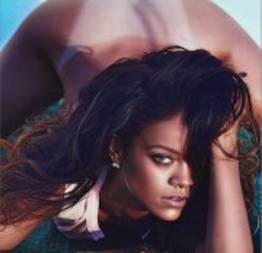 Rihanna pelada em revista