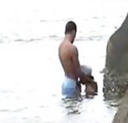 Flagra brasileiro casal dando uma na praia