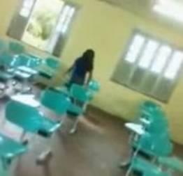 Novinha fodendo dentro da escola em Madureira